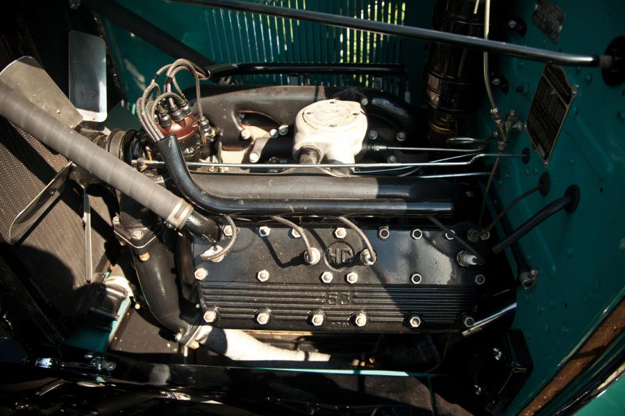Моторный отсек LaSalle 4-Passenger Phaeton (328-8580) 1929 года  (фото 14 из 21)